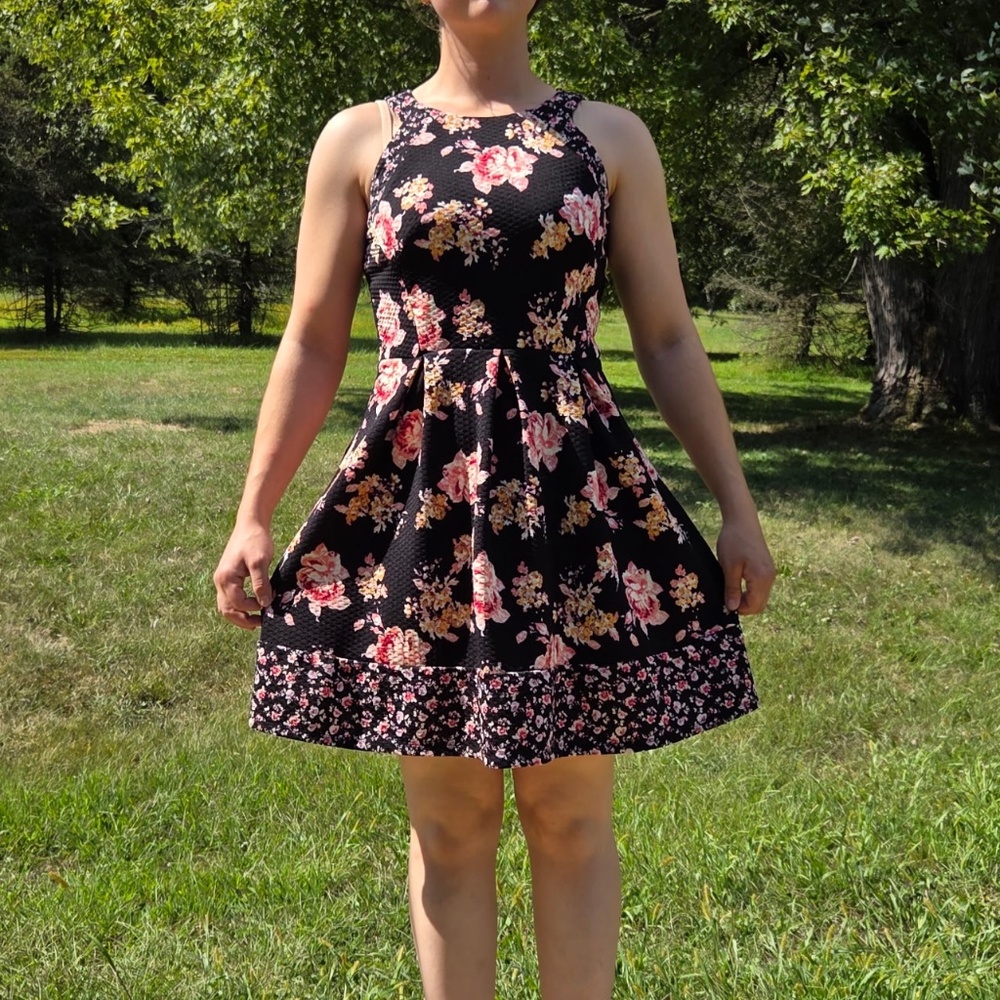 EUC Rewind Floral Mini Dress Size Small